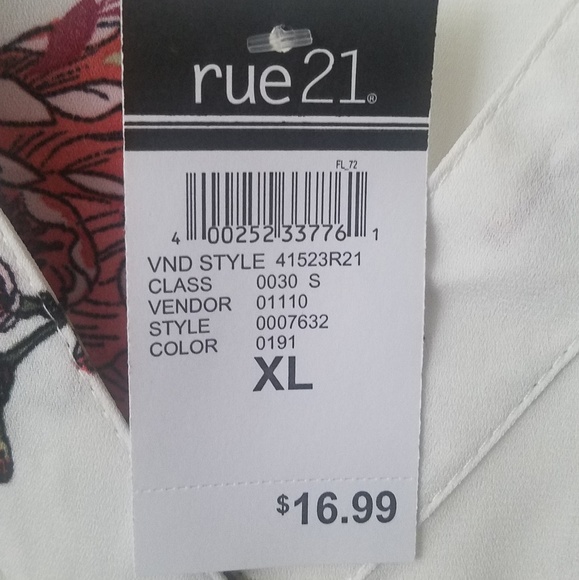 *Sold*NWT Rue21 Floral Top - Picture 4 of 5